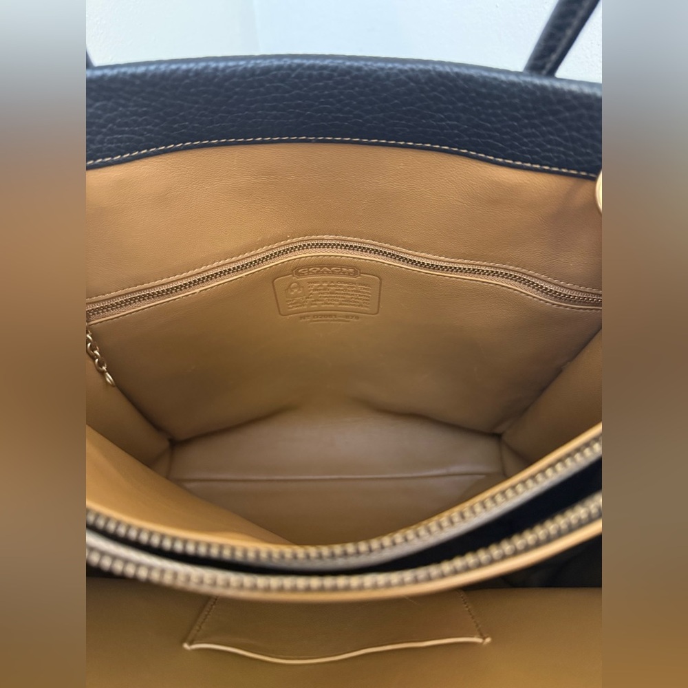 Coach Cashin Carry Tote 29 (D2081-879) - Picture 13 of 15